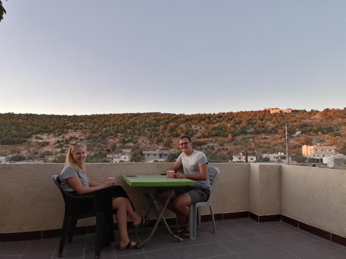 Mhna Guest House ‘Ajlūn Eksteriør billede